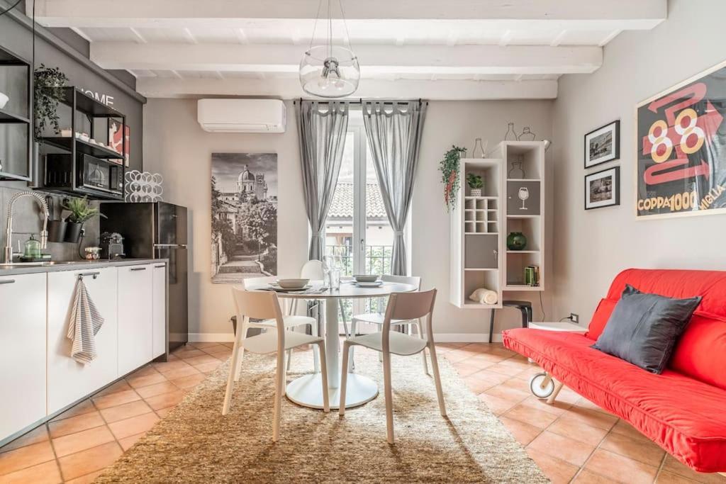 Appartement L'Atelier Del Centro: Tra Design, Storia E Fascino à Brescia Extérieur photo