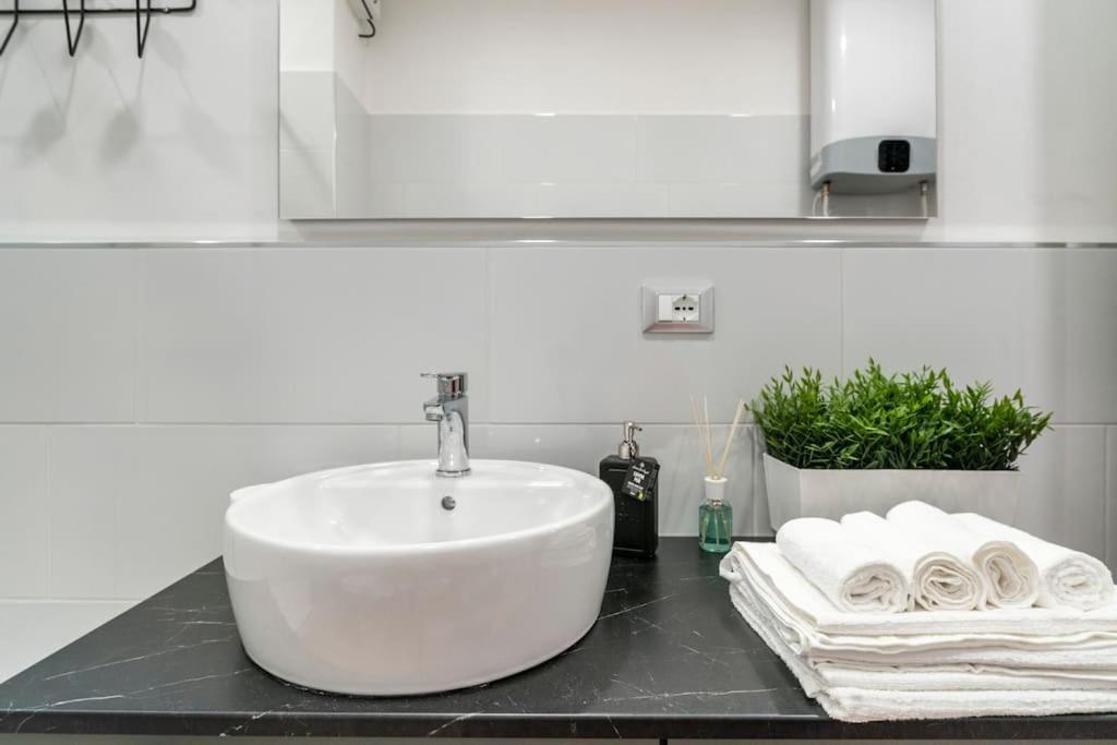 Appartement L'Atelier Del Centro: Tra Design, Storia E Fascino à Brescia Extérieur photo