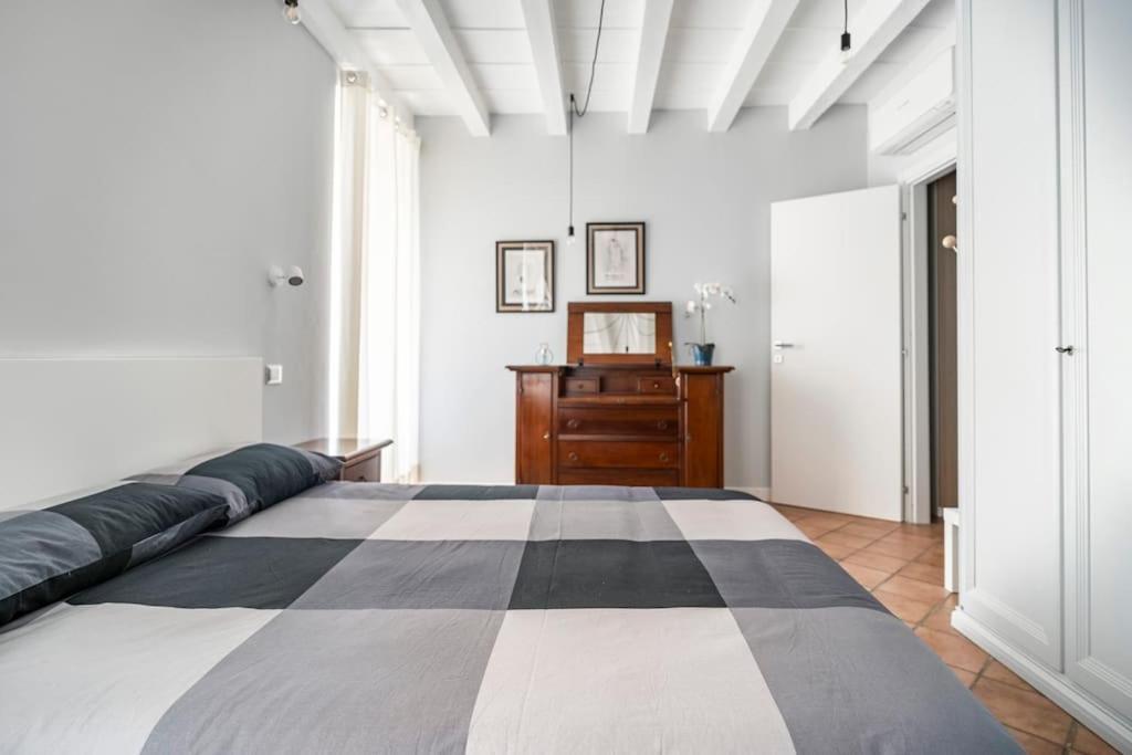 Appartement L'Atelier Del Centro: Tra Design, Storia E Fascino à Brescia Extérieur photo